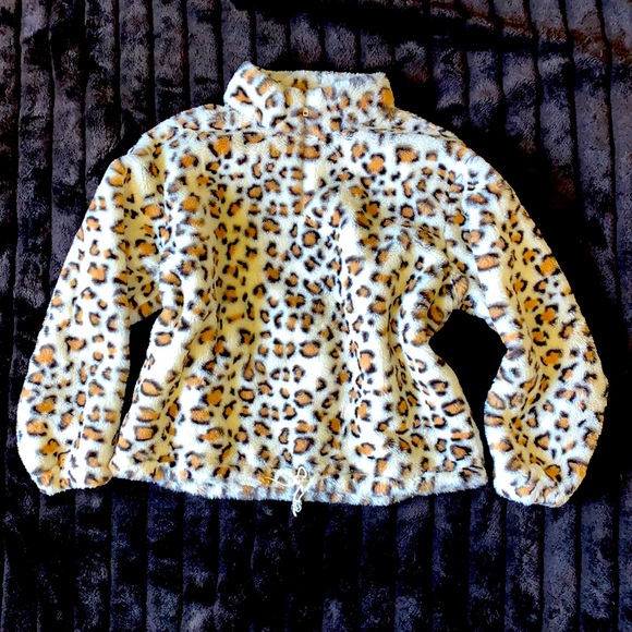 Faux fur leopard pullover - Picture 2 of 7